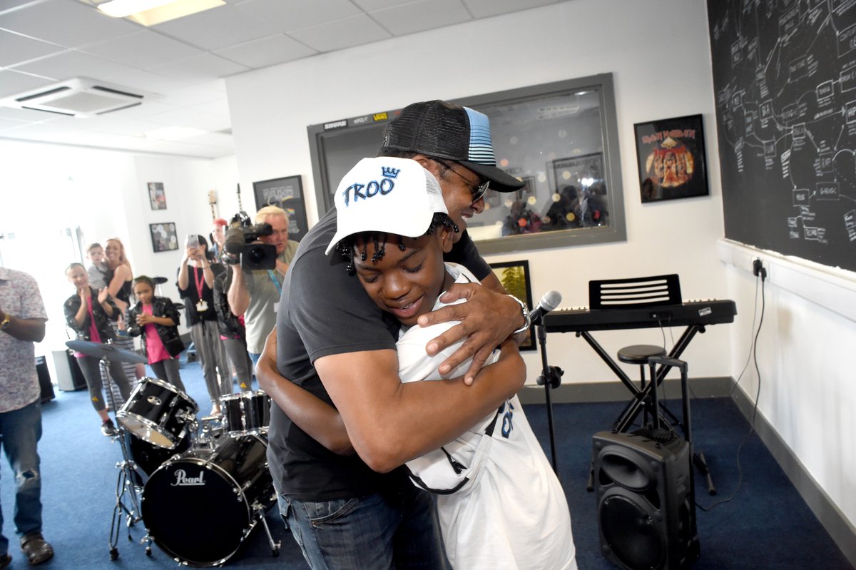 TheWayYouthZone's tweet image. Here are some more photos from our amazing visit from the one and only @Jacksons ! Watch out for us on @bbcmtd News later this evening! See all photos on our Flickr page: bit.ly/2AR815Z 
#thewayyouthzone #jacksonbrothers #legends #changinglives
