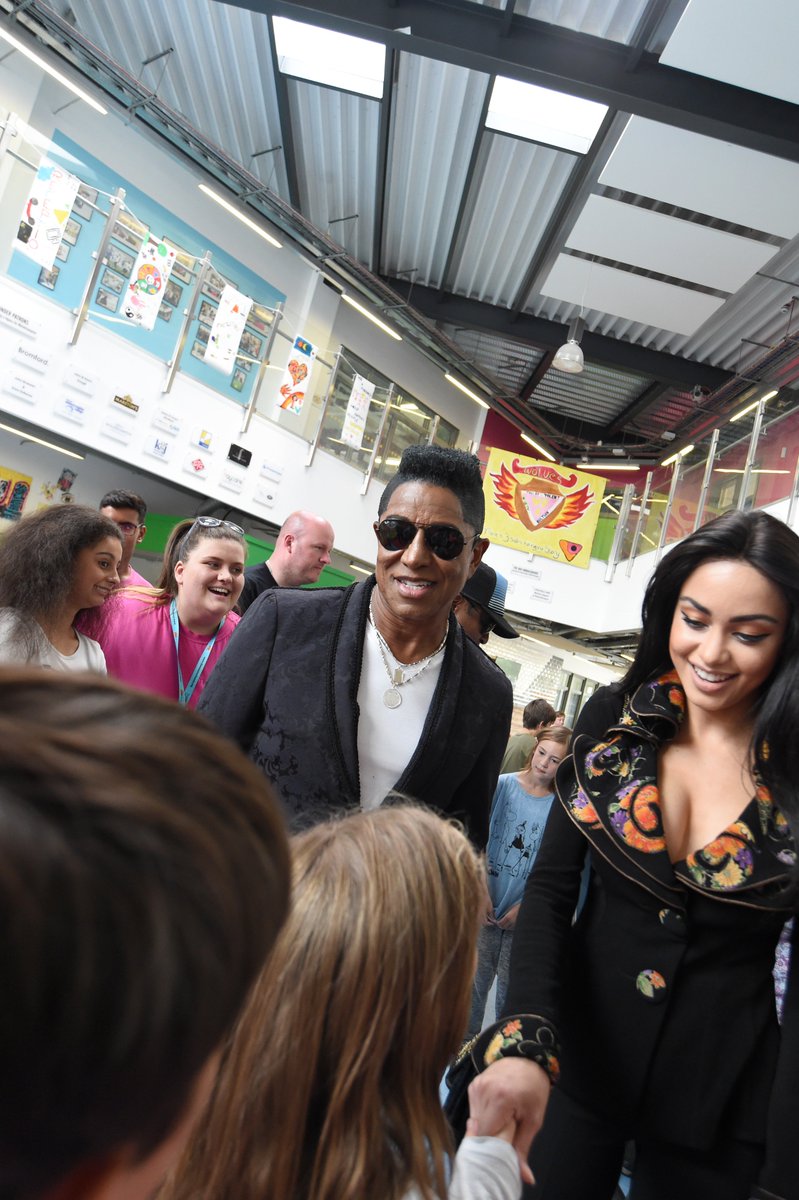 TheWayYouthZone's tweet image. Here are some more photos from our amazing visit from the one and only @Jacksons ! Watch out for us on @bbcmtd News later this evening! See all photos on our Flickr page: bit.ly/2AR815Z 
#thewayyouthzone #jacksonbrothers #legends #changinglives