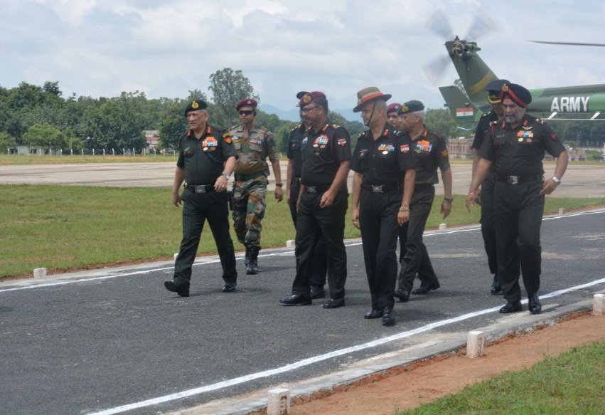#WestBengal: Chief of Army Staff General #BipinRawat visits BrahmastraCorps at Panagarh to take stock of operational preparedness of the formation.