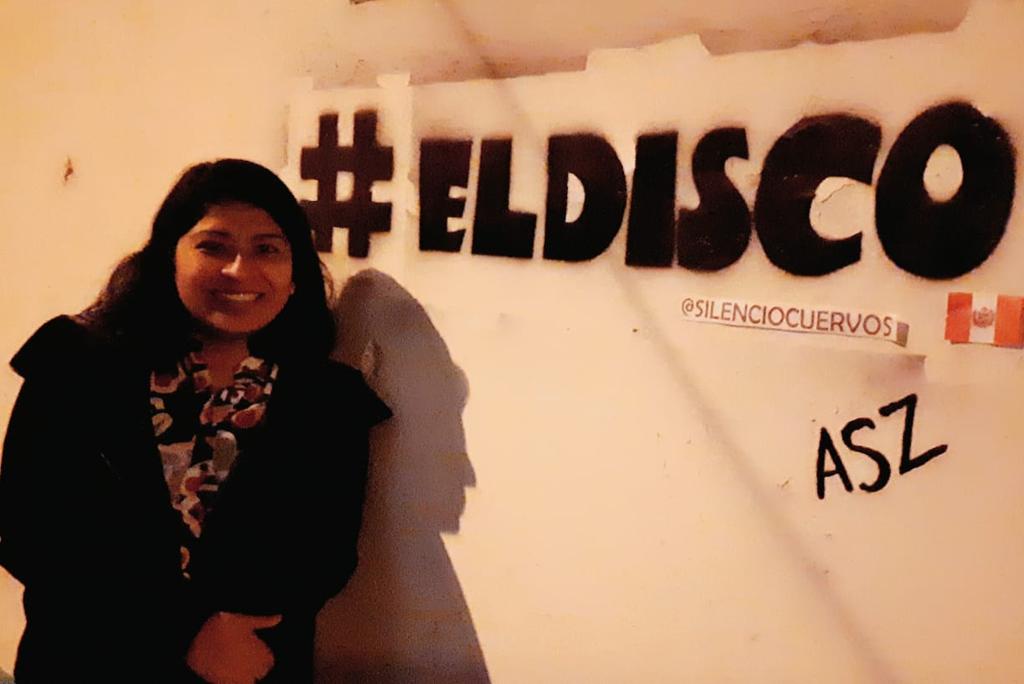 #HazQueSuceda <a href="/AlejandroSanz/">Alejandro Sanz</a> me llevas a cometer las locuras más geniales #Vandalismo <a href="/SilencioCuervos/">silenciodeloscuervos</a> #MiFamDePerú <a href="/MarthaV80267358/">MarthaGraciela 🇵🇪</a> anda pintando paredes de su barrio! Todo para conseguir #ElDisco