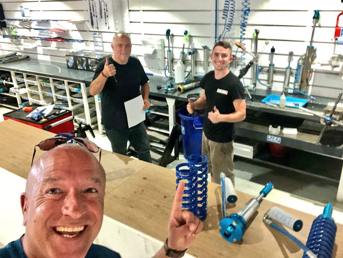TimCoronel's tweet photo. Today a visit @kingshocks  In valencia @HerradorComp  for #Dakar2019  For #beast347  shocks service 👍👊🏻 https://t.co/hzPtY0IFew