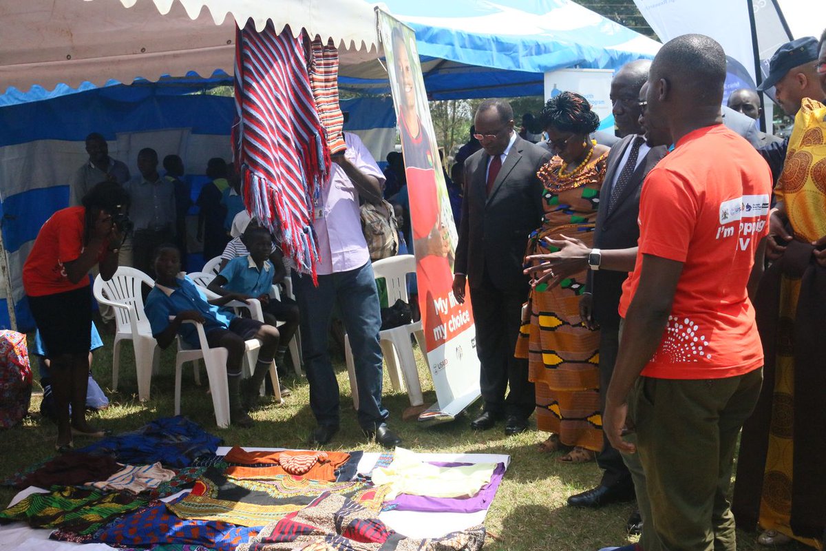 Rakai Health Sciences Program (RHSP) (@_rhsp) on Twitter photo Manager DREAMS Program <a href="/IsmailMbabali/">○△□X</a> explains to UG Vice President Edward Sekandi the work and impact of #DREAMS program on girls in Masaka Region. #PFTI <a href="/Josephkagaayi/">Joseph Kagaayi</a> <a href="/KateGrabowski/">Kate Grabowski</a> Manager DREAMS Program <a href="/IsmailMbabali/">○△□X</a> explains to UG Vice President Edward Sekandi the work and impact of #DREAMS program on girls in Masaka Region. #PFTI <a href="/Josephkagaayi/">Joseph Kagaayi</a> <a href="/KateGrabowski/">Kate Grabowski</a>