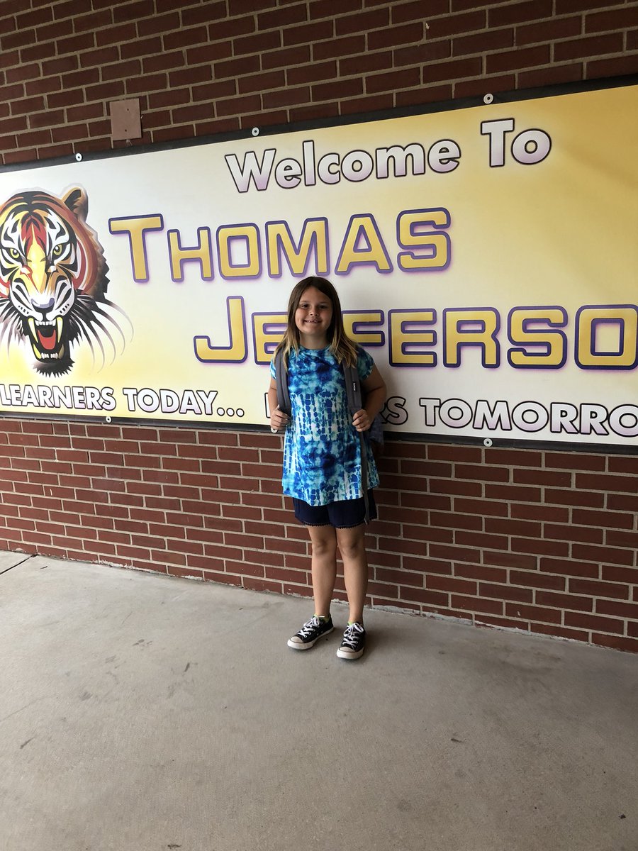 d_dellnor's tweet image. 5th grade and 7th grade begin today! Happy first day of school, GCCS! #WEareGCCS #Back2school #WeAreTJ