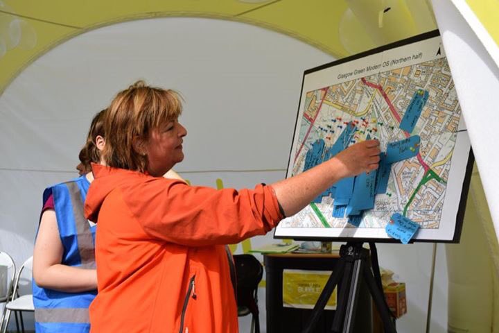 stirlingpr's tweet photo. @VolScotland @CommBubble were delighted to receive a visit from @FionaHyslop @YOYP2018 The Cabinet Secretary learned about the community prescription project and shared her own memories of Glasgow Green @ScotUrbanPast #glasgow2018 #festival2018 #communitybubble #YOYP2018 https://t.co/PRvRiEyd7H