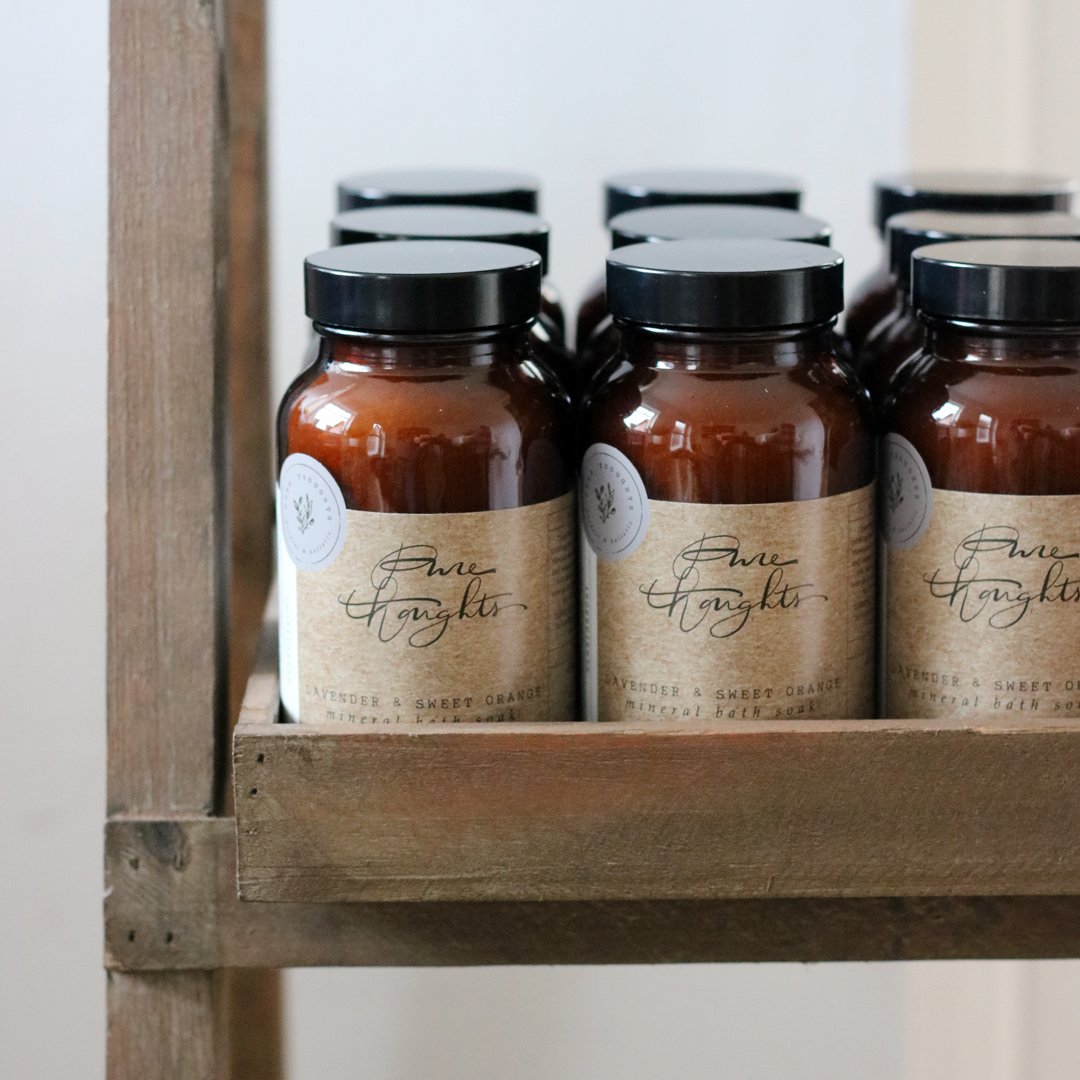 PureThoughts's tweet image. Sweet orange essential oil is such a happy and uplifting scent, but did you know that it&apos;s also incredibly calming? It blends beautifully with lavender in our Mineral Bath Soak and helps you create a soothing evening ritual and a restful night&apos;s sleep 🙌 bit.ly/2wcgher
