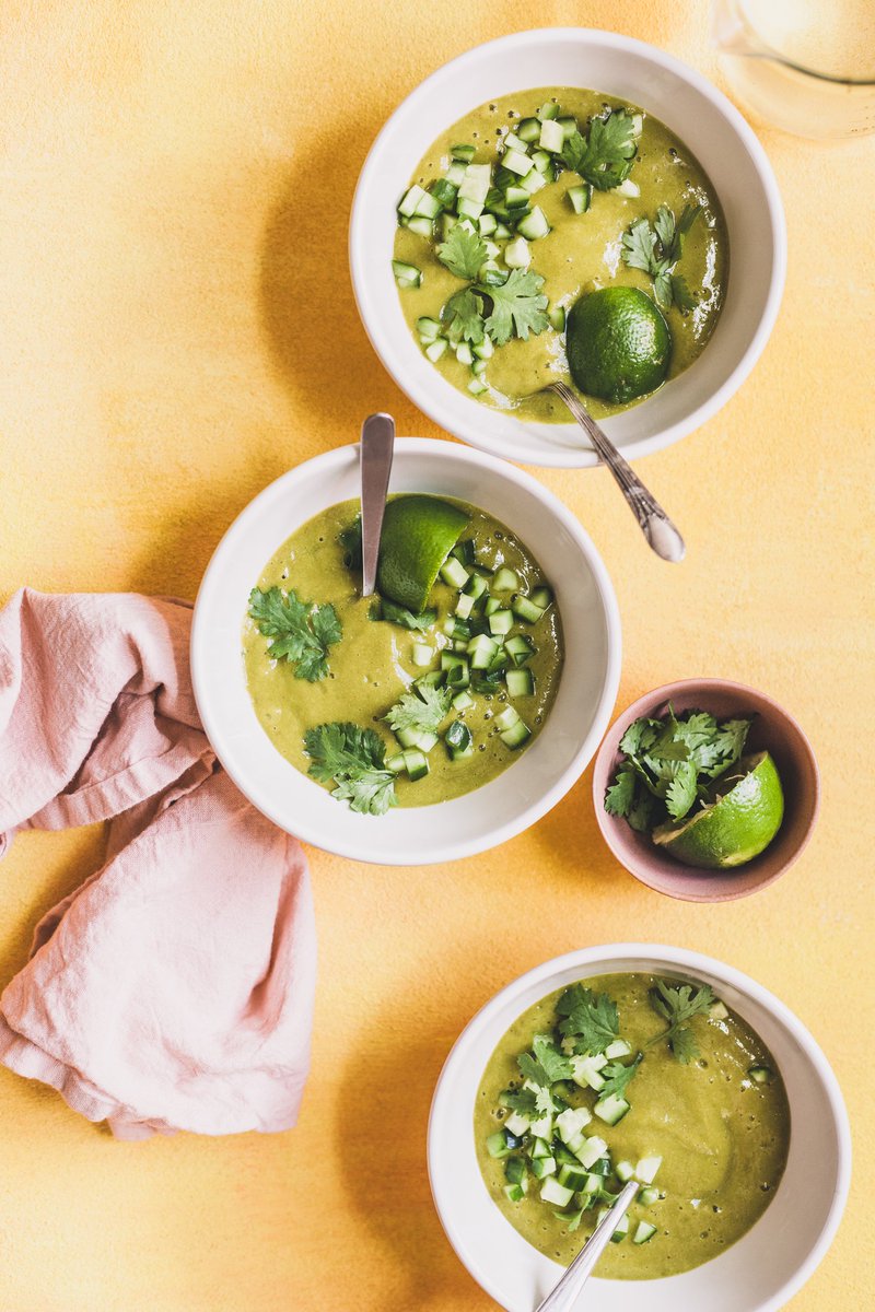 This Simple Mango Gazpacho is up on the blog today! Sooo refreshing 😎

golubkakitchen.com/simple-mango-g…