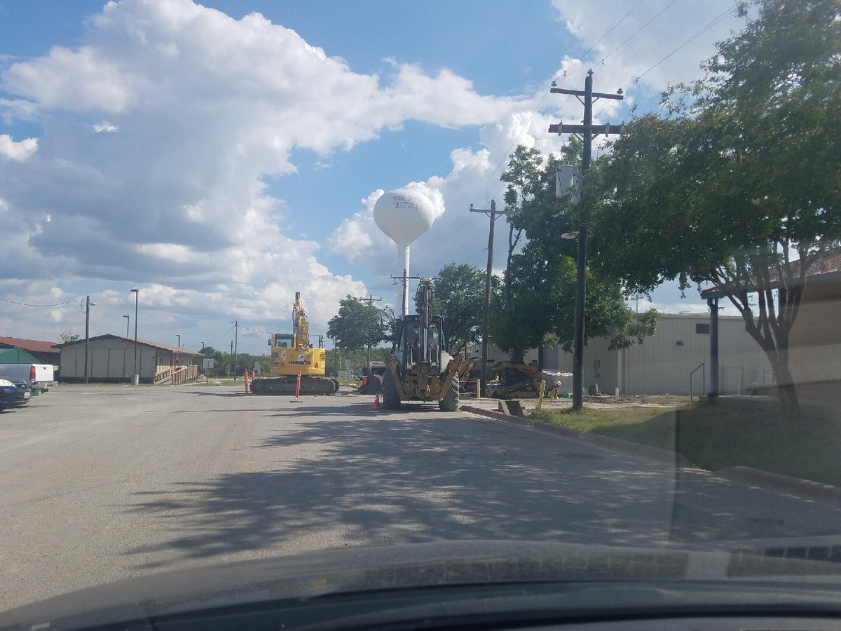 MisdSafety's tweet photo. Lots of construction still going on @ManorNewTech and into Joyce Turner. Be careful! #MISDSafety https://t.co/RSlFtipLip