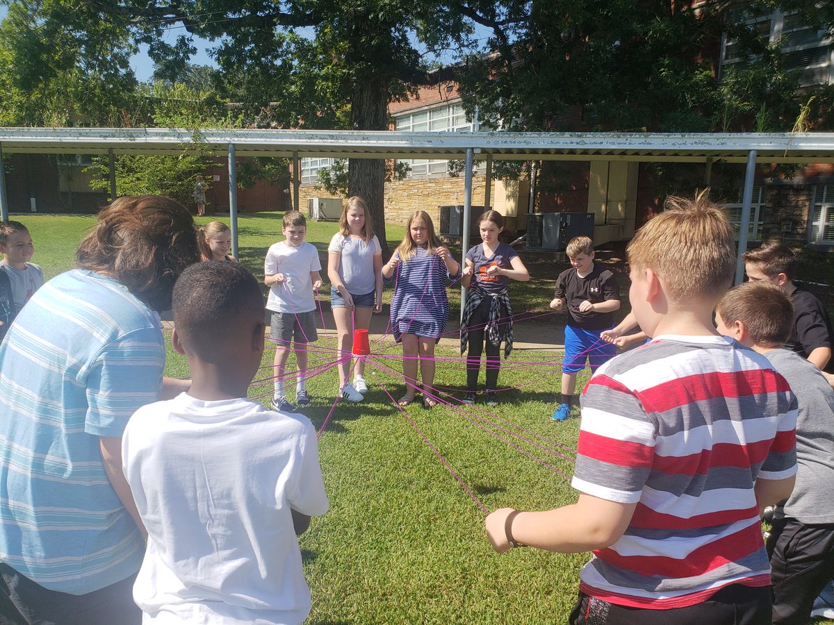 gebhardtfriends's tweet photo. Team Building #weloveSTEM #ramestweets #funtimestocome https://t.co/ekwbncT1Sv