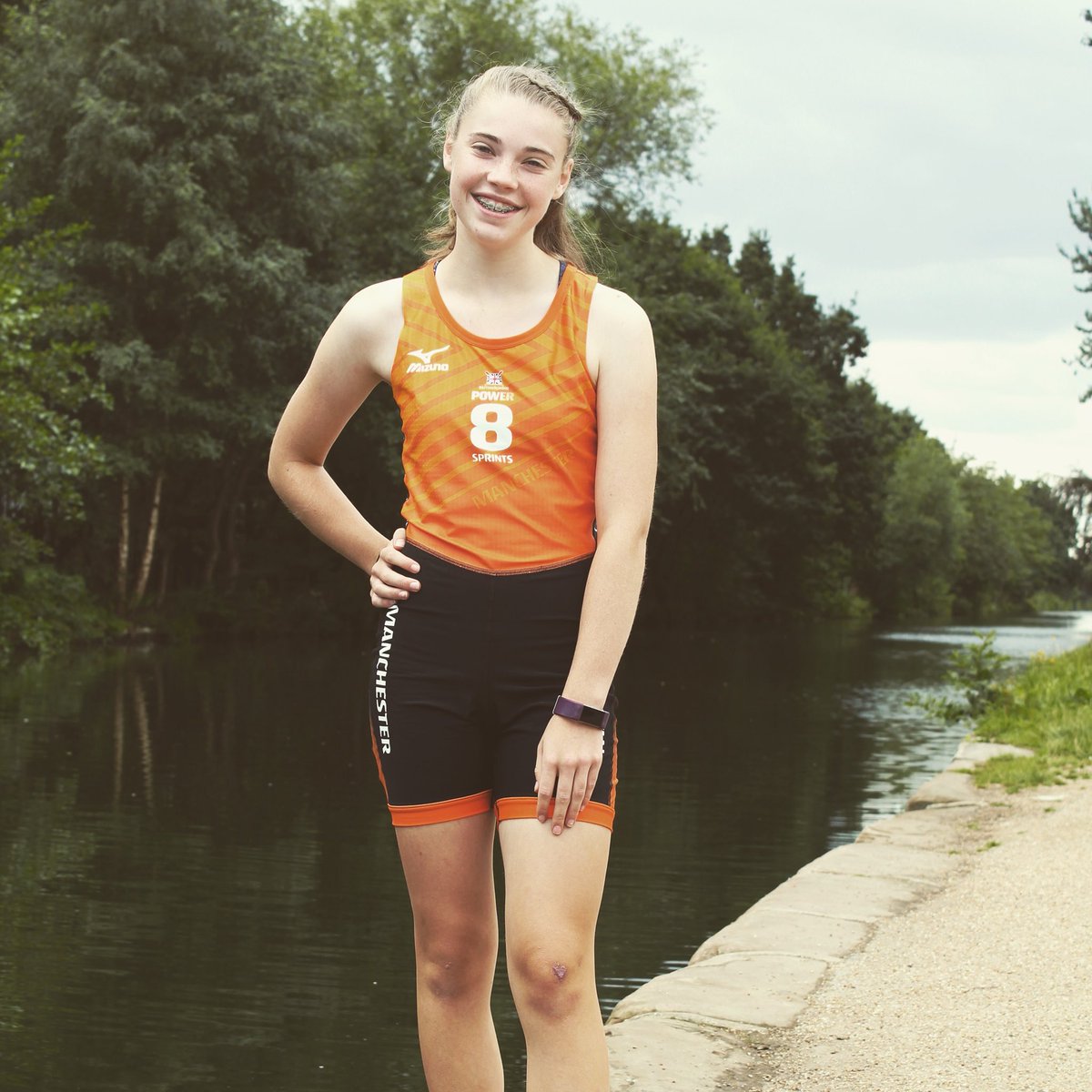 She didn’t make the final lineup as a cox but Cara of <a href="/traffordrowing/">Trafford Rowing Club</a> impressed us from the start and was a huge support, so we thought it was only right to give her our remaining @MizunoTeamwUK AiO and make her an honorary 🐝. Thanks for your support Cara! <a href="/Power8Sprints/">Power8Sprints</a>