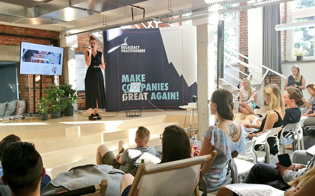 xsolve's tweet photo. "It's not possible to have onboarding of #holacracy in one day, because it's a new company culture, new ways of work, etc". Last insights before a short break, from @annenynke on #HolaMeetup. https://t.co/K9sp7kEYAT