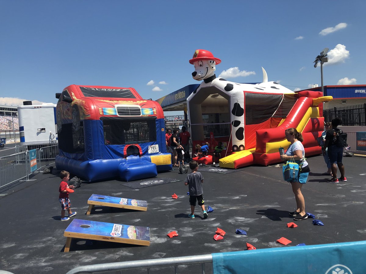 CLTMotorSpdwy's tweet photo. Little fans have fun at the @Carolinas Play Zone at #ParadeOfPower! https://t.co/ulXpt0Ewf8