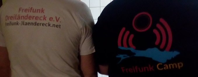 FreifunkBasel's tweet photo. #Place2be: Dieses Weekend vom 09.-12. August ist #Überlingen am #Bodensee das #FFCamp vom @FFBSee und @Freifunk3L mit einem interessanten Programm
https://t.co/Q3EsAq77mF
#Freifunk #Community #IoT #FFtech #FFiot #Richtfunk #ICVPN #Crypto #PEP #Networking #Waffel #Feinstaub https://t.co/IOvtNXETcR