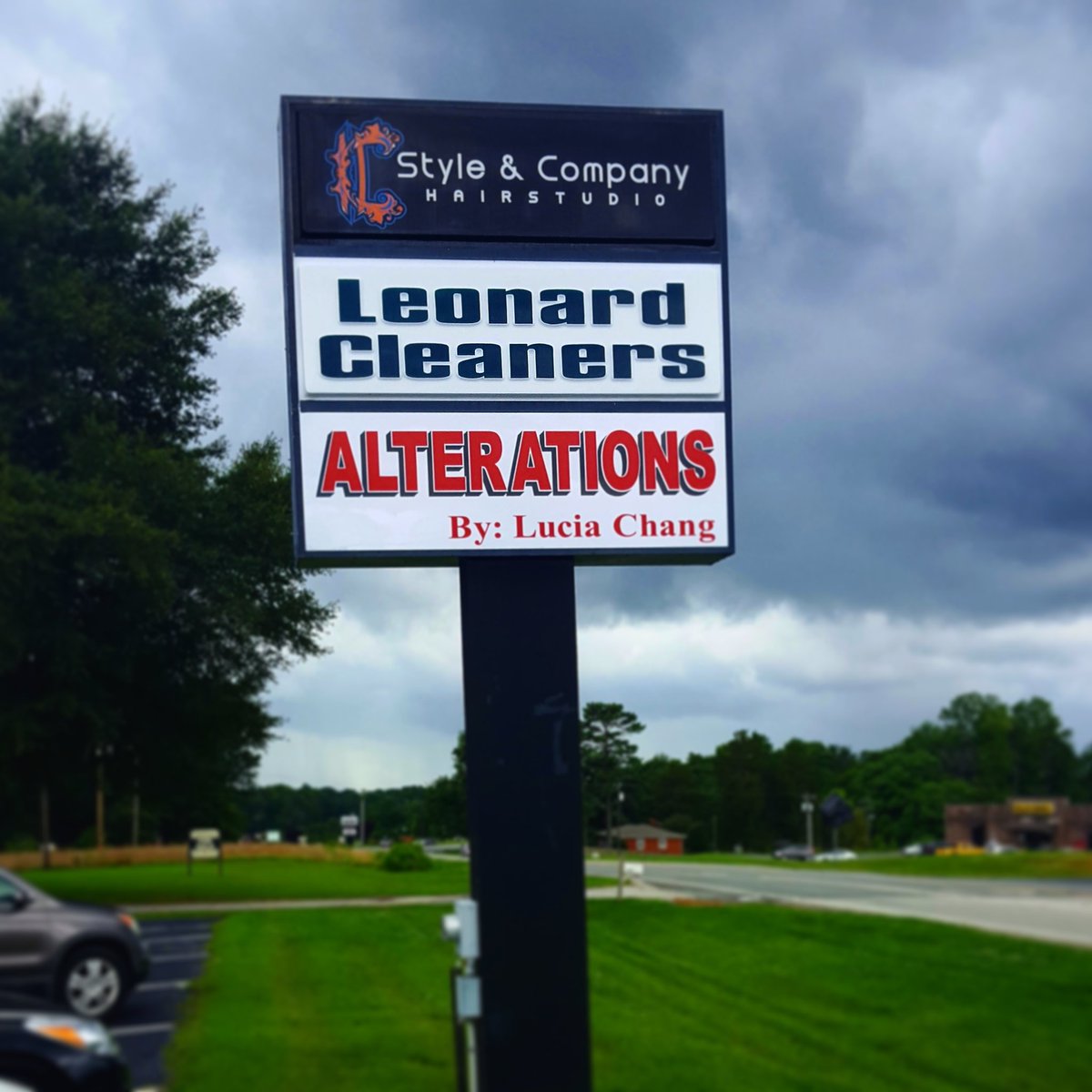 Image360WSSW's tweet photo. Are you in business center with a roadside directory? Is it outdated or from a previous business that needs to be updated?  Give us a call or come by to see how we can help your business!  #NorthCarolina #SmallBusiness #Advertising #wsnc #highways https://t.co/zaYoAXMFka