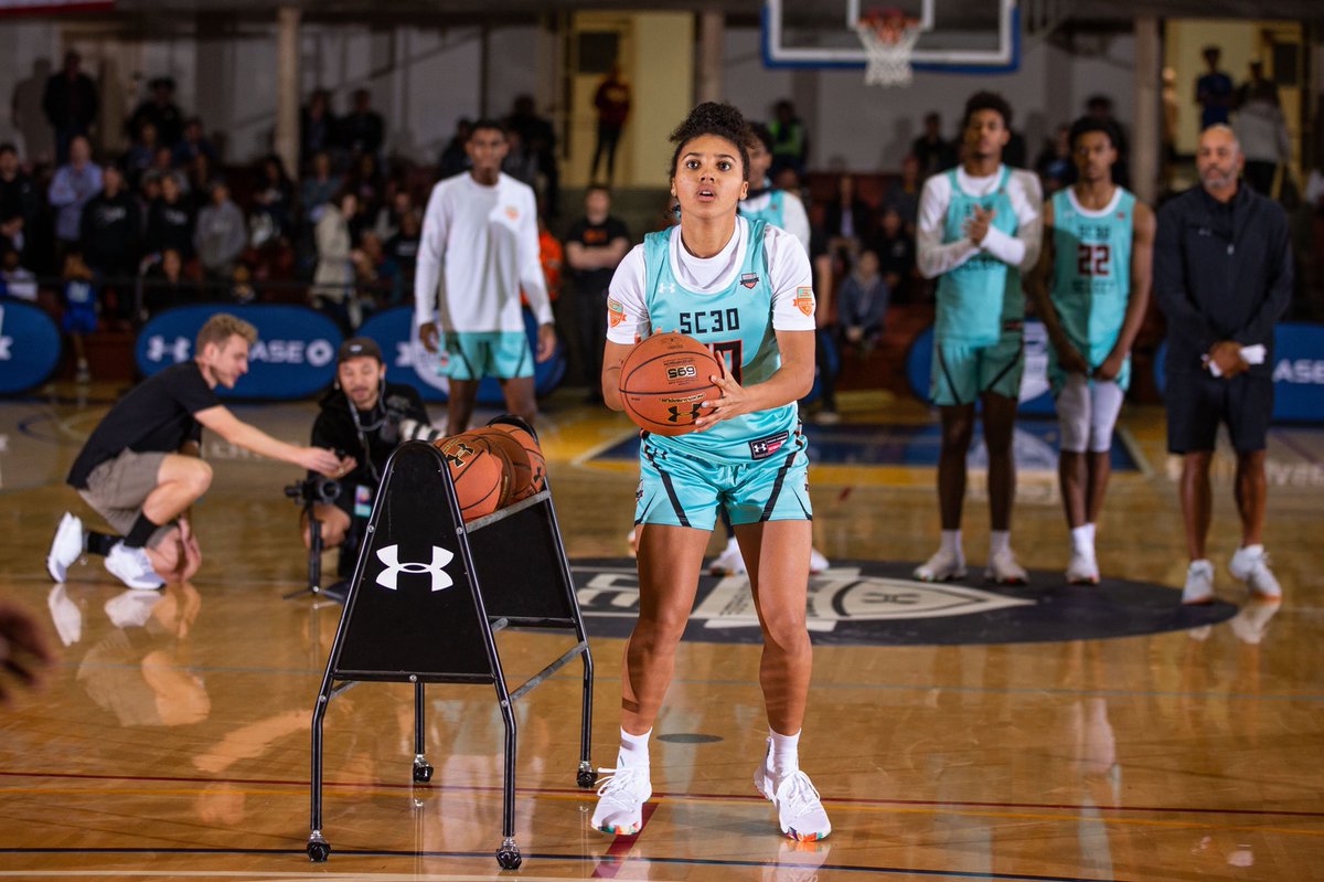 LaChinaRobinson's tweet photo. For the 1st time, top girls basketball players were invited to #SC30SelectCamp &amp; what happens? Azzi Fudd wins the 3pt shooting contest, @StephenCurry30’s specialty! @warriors assistant Bruce Fraser had already said “she may be the best shooter in our camp” #BasketballisBasketball https://t.co/l0LbICDKIv