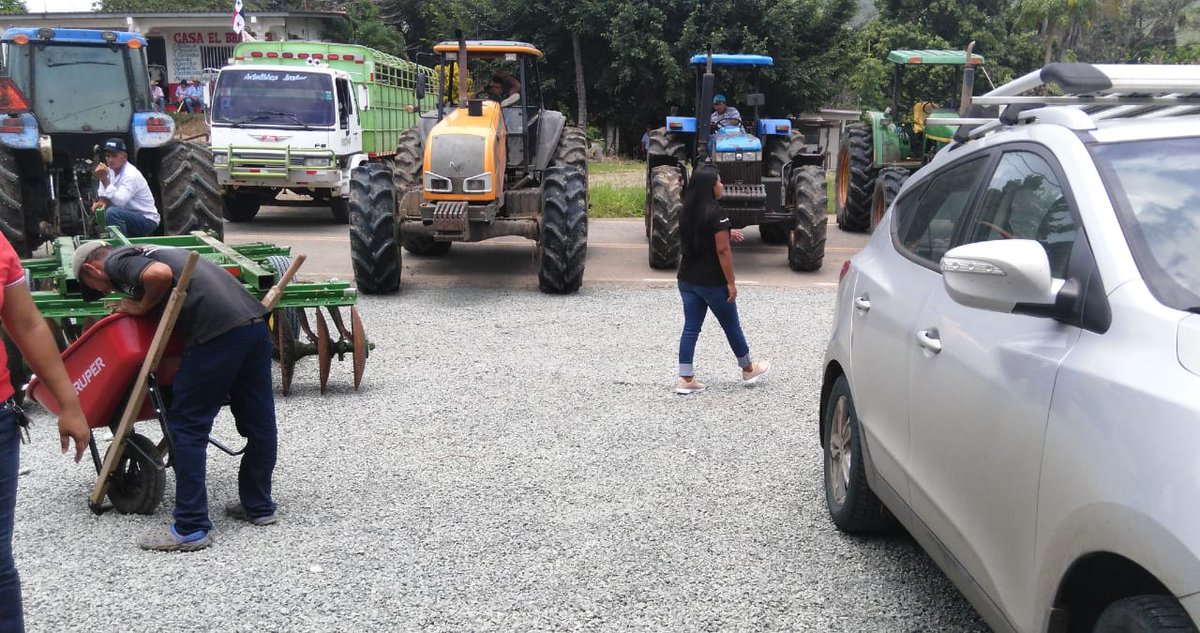UnidosAgro's tweet photo. Productores de Panamá Este y Darien, unidos en defensa del Sector Agropecuario #agropecuario #productorunido https://t.co/h758T1PNso