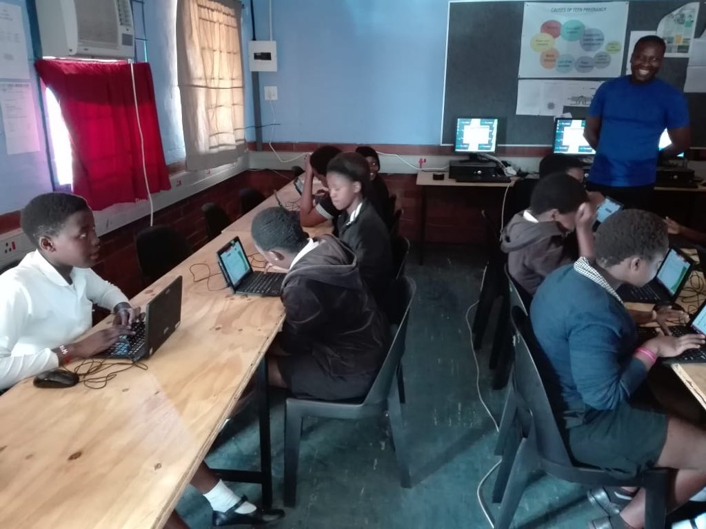 Kea_N's tweet photo. Thank you @Daphnesagevip and @SageGroupZA KZN colleagues for revamping the computer lab at Platt Drive Primary School today. @sagefoundation #volunteering #ICTforGood #ICTLiteracy #Education https://t.co/9AnO0F3epm