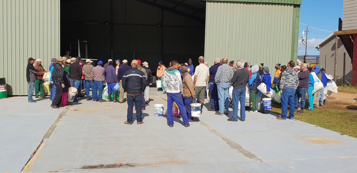 MrCow_man's tweet photo. #WCDrought The initiative is being spearheaded by Vredendal farmer, Burre Burger through his organisation Droogtehulp. The trucks delivered the feed to farms in Albertinia, Groot Brak, Vleesbaai and Riversdale #sabcnews https://t.co/n0WQPo0lcn