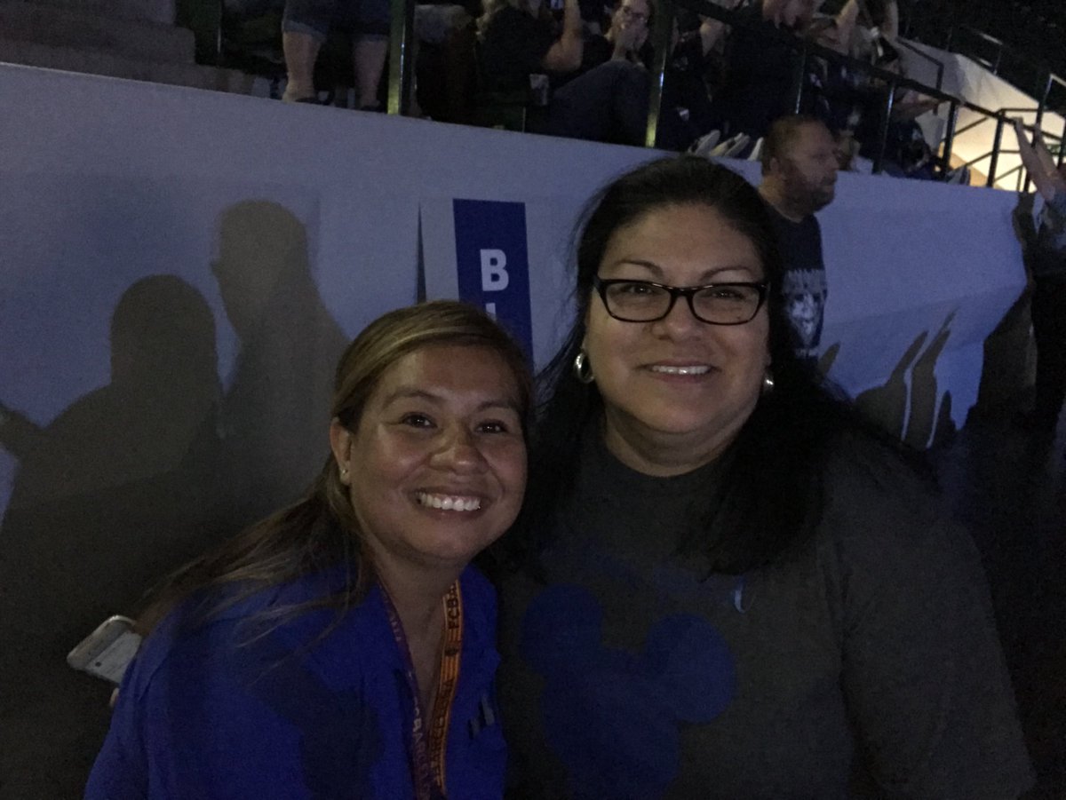 BColmeneros's tweet photo. @lisdculture @inocenciaLanEs @LetyHdzAma @Oportourquizuv @colonvaledonm @RosanaRLopez @SSRuther @varonae27 @ODonnellTeresa @DiazgGladys @rodriguezmessam #lisdfamily #LISDConvocation2018 love seeing my lisd family https://t.co/VXQTeb5cTA