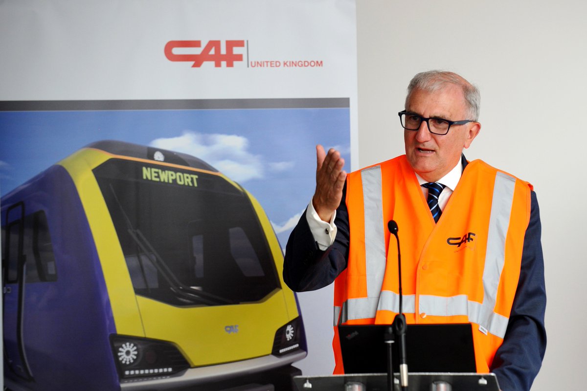 CAF CEO welcoming Basque Government delegation and Basque President <a href="/iurkullu/">Iñigo Urkullu</a> at the new assembly hub #CAF #cafrail #engineering #trains #rail #rollingstock #Newport #Wales #Basque #jobs