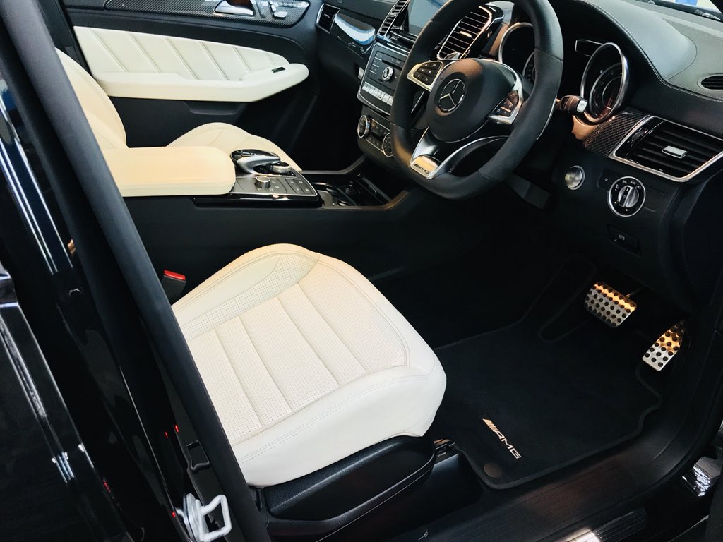 Vision Accomplished, the Mercedes GLE63 got a Ceramic Pro Platinum Package 
#ceramicprozim🇿🇼 #paintprotection #nanotechnology #mercedesbenz #crazydetail #angelwax #platinum #car #automotive