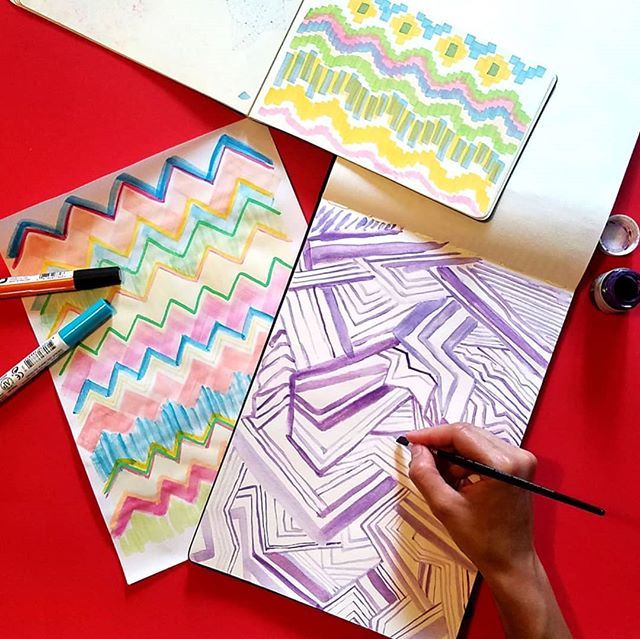 "When you think I'll zig, I'll zag. Then, when you think I'm gonna zag, I do zag, just to mess you up for the next time, when I might zig." - Gilmore, Lorelai. 😉 #zigzag #chevron #printdesign #pattern #fashion #patterndesign #colorful #print #waterco… ift.tt/2OiXxyc