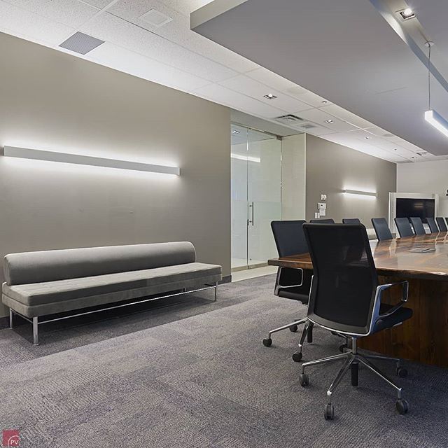 interra_arqteca's tweet photo. Boardroom details //
. . .
Project by @britacan . . .
#boardroom #lobby #reception #elevatorlobby #interior
#corporate #officedesign #interiordesign #yourdesigner #britacan #BFMG #wood #gmcsoftware #quadientcanada #quadient #yourphotographer #interiorp… https://t.co/bdDEU4faSO https://t.co/faV65efHXU