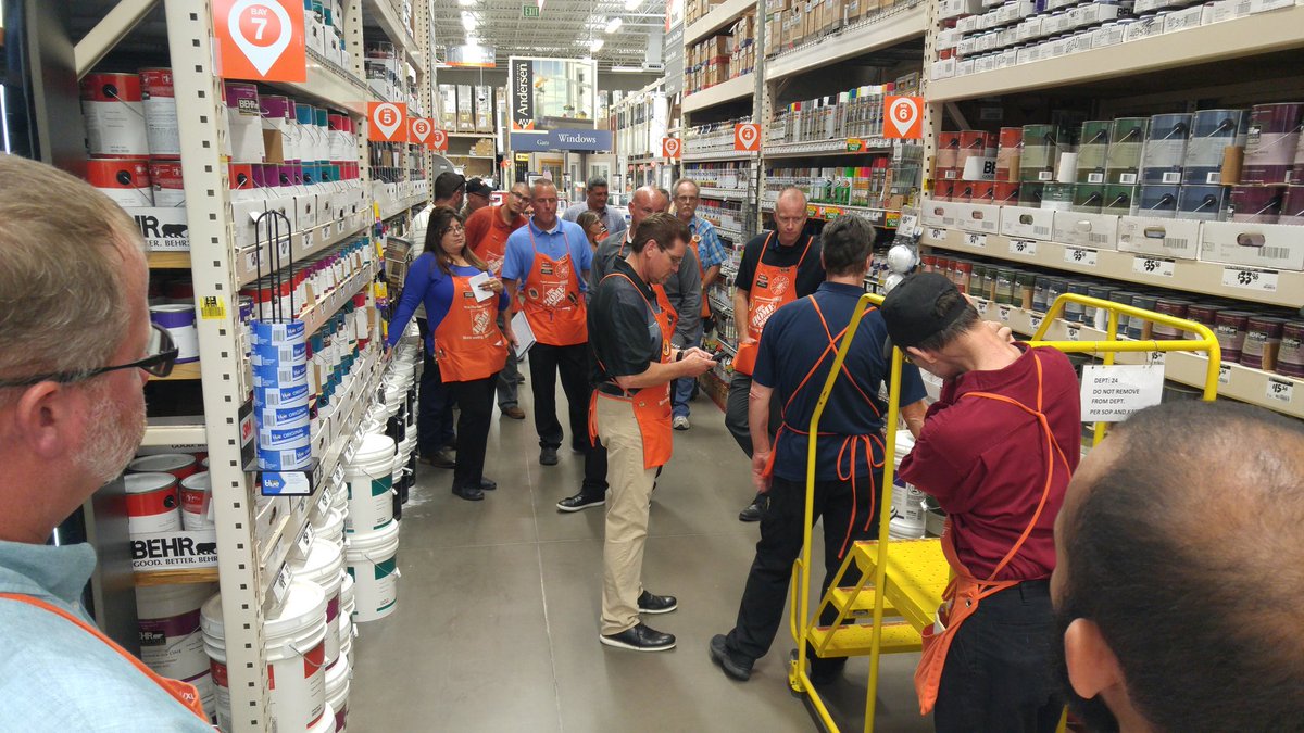 JohnManfredo's tweet photo. Great RVP walk yesterday with Donny at 1542!  We appreciate his taking the time to visit our store and get to know us!  #numberonestore. #2timesinarow. #goingforthethreepeat. 
@AndyDHRM @lindseyTHD1505 @PabstBen @LaurenSmith0929 @dirtman238 @becky_nation1 https://t.co/gd1RXmsyDz
