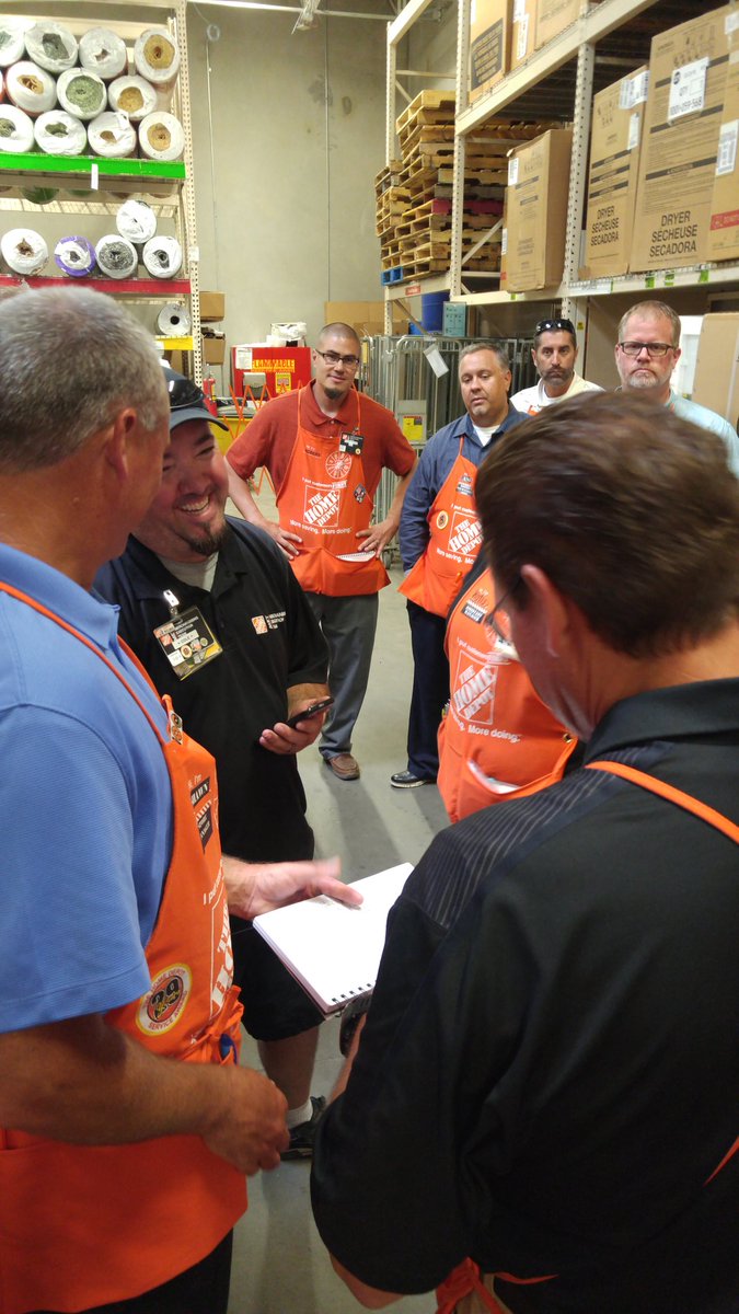 JohnManfredo's tweet photo. Great RVP walk yesterday with Donny at 1542!  We appreciate his taking the time to visit our store and get to know us!  #numberonestore. #2timesinarow. #goingforthethreepeat. 
@AndyDHRM @lindseyTHD1505 @PabstBen @LaurenSmith0929 @dirtman238 @becky_nation1 https://t.co/gd1RXmsyDz