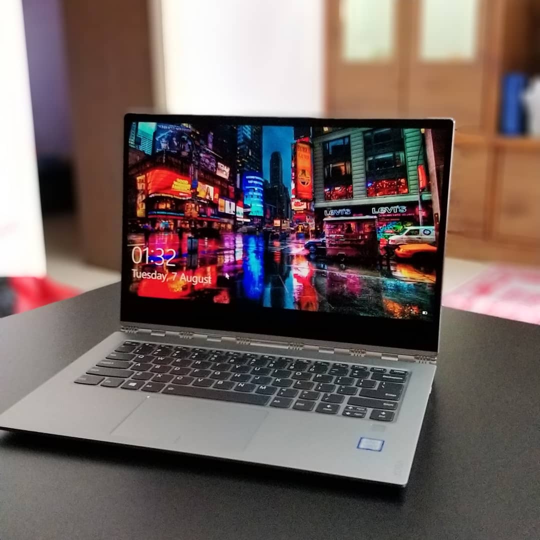 nishantkundan's tweet photo. Lenovo Yoga 920, super sleek and a true powerhouse... 😍 😍
#Lenovo #LenovoYoga #Yoga920 #LenovoYoga920 #PremiumNotebook #Convertable #8GenInteli7 #Sleek #WindowsInk #4KDisplay #FastFingerprint #WindowsHello @Lenovo_in @lenovo #techinfoBiT https://t.co/y3yr0ORDQG