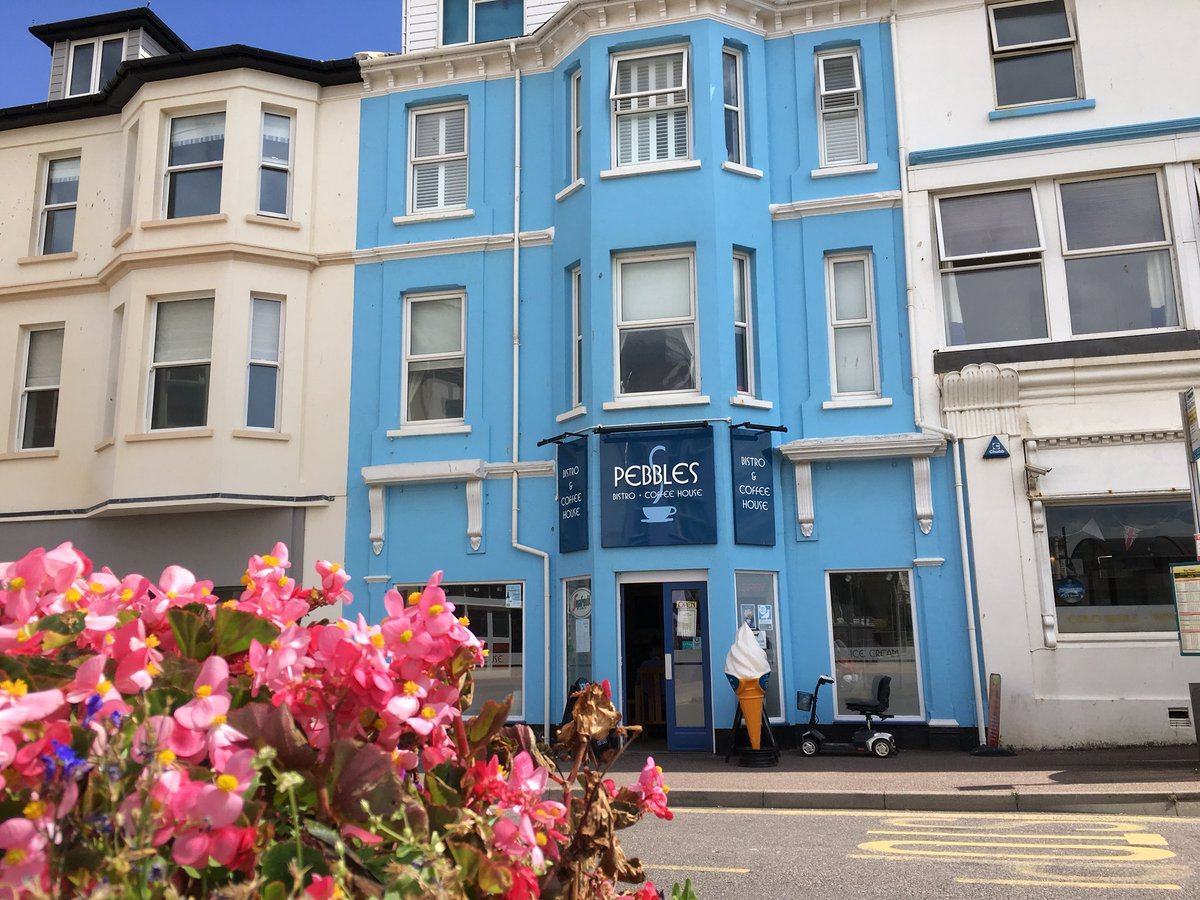 TinBoxTraveller's tweet photo. What a cheery welcome and wonderfully filling lunch we had at @PebblesCoffee in Seaton earlier. It’s a perfect place to refuel after a walk on the beach and dogs are welcome too! #presstrip #VisitSeaton #DevonEats https://t.co/XRaR9aHfb8