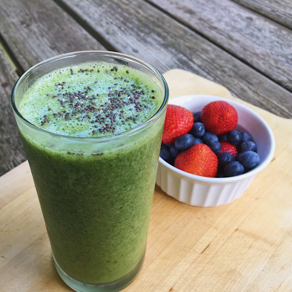 ThisThatKitchen's tweet photo. For #wellnesswednesday, we are serving up a smoothie inspired by my awesome mother-in-law's go-to smoothie! Meet our Kale &amp; Banana Smoothie 👉https://t.co/UrLagEROin So tasty and packed full of nutrition! 
.
#smoothie #healthy #cleaneating #vegan #dairyfree #vegansmoothie #recipe https://t.co/u3JQxApHVq