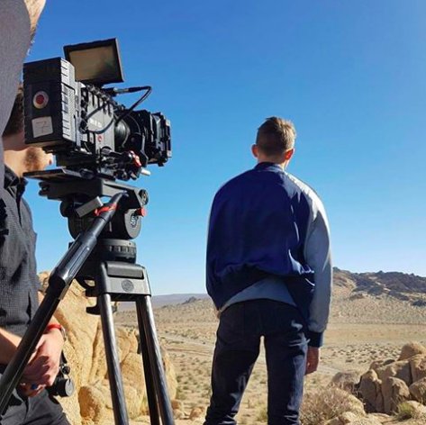 Rendez-vous demain à 18h pour tout savoir sur le tournage de #DoubleCheck &amp; co ! Je suis impatient de tout vous dévoiler sur mon dernier #single 😁