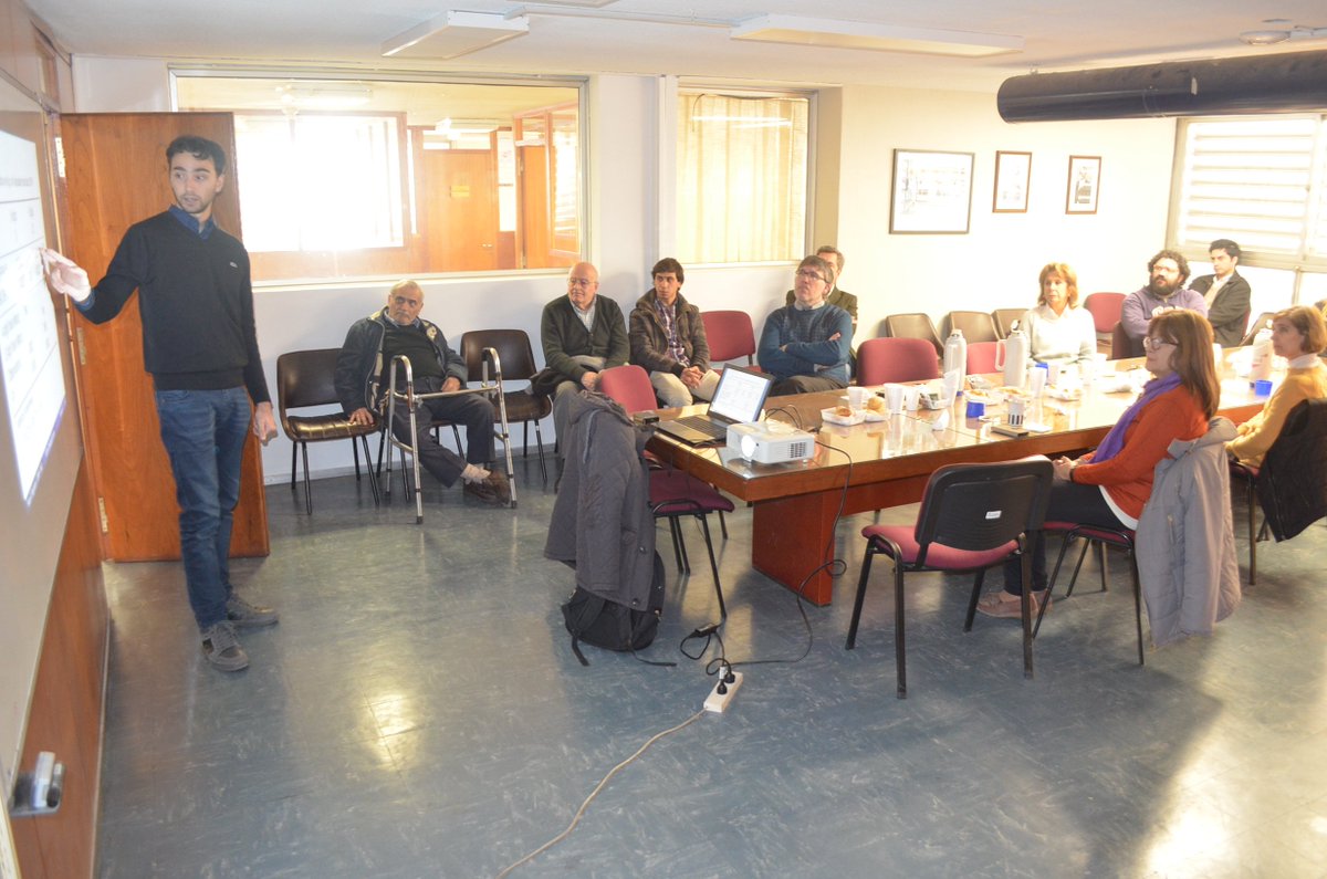 EconomicasUNC's tweet photo. #Ahora Finalizando #WorkshopFCE en el IEF: Barreras No Arancelarias y Empleo en una Economía en Desarrollo: El Caso de Argentina 2009-2017. Expone @PedroDegiovanni #EgresadoFCE https://t.co/F6wT2A5c28