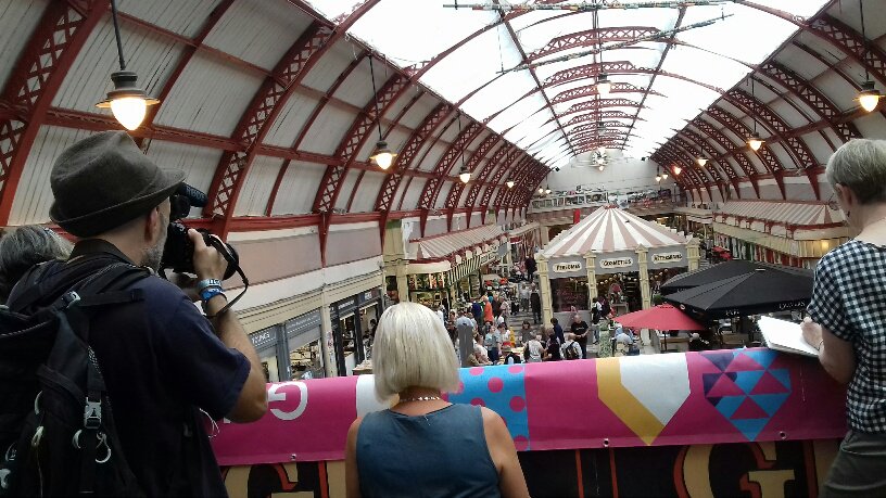 NewArtTeam's tweet photo. Sketch Crawl today @graingermarket1 
Well done everyone for supporting the event and especially @mrmrduckett  for organising.
Please share and follow: @grainger_market_arts_res https://t.co/fyKQ90zSmg