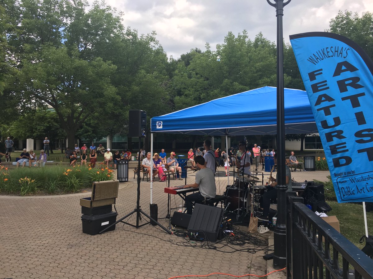 CityofWaukesha's tweet photo. #RiversideRhythms is taking place today from 11:30am-1pm near 141 NW Barstow (on the riverwalk) Enjoy Benjamin Whitcomb on the cello and the Mama Feliz Food Tent!
https://t.co/NZ0bgue7MU https://t.co/kkMnR2W8Pj
