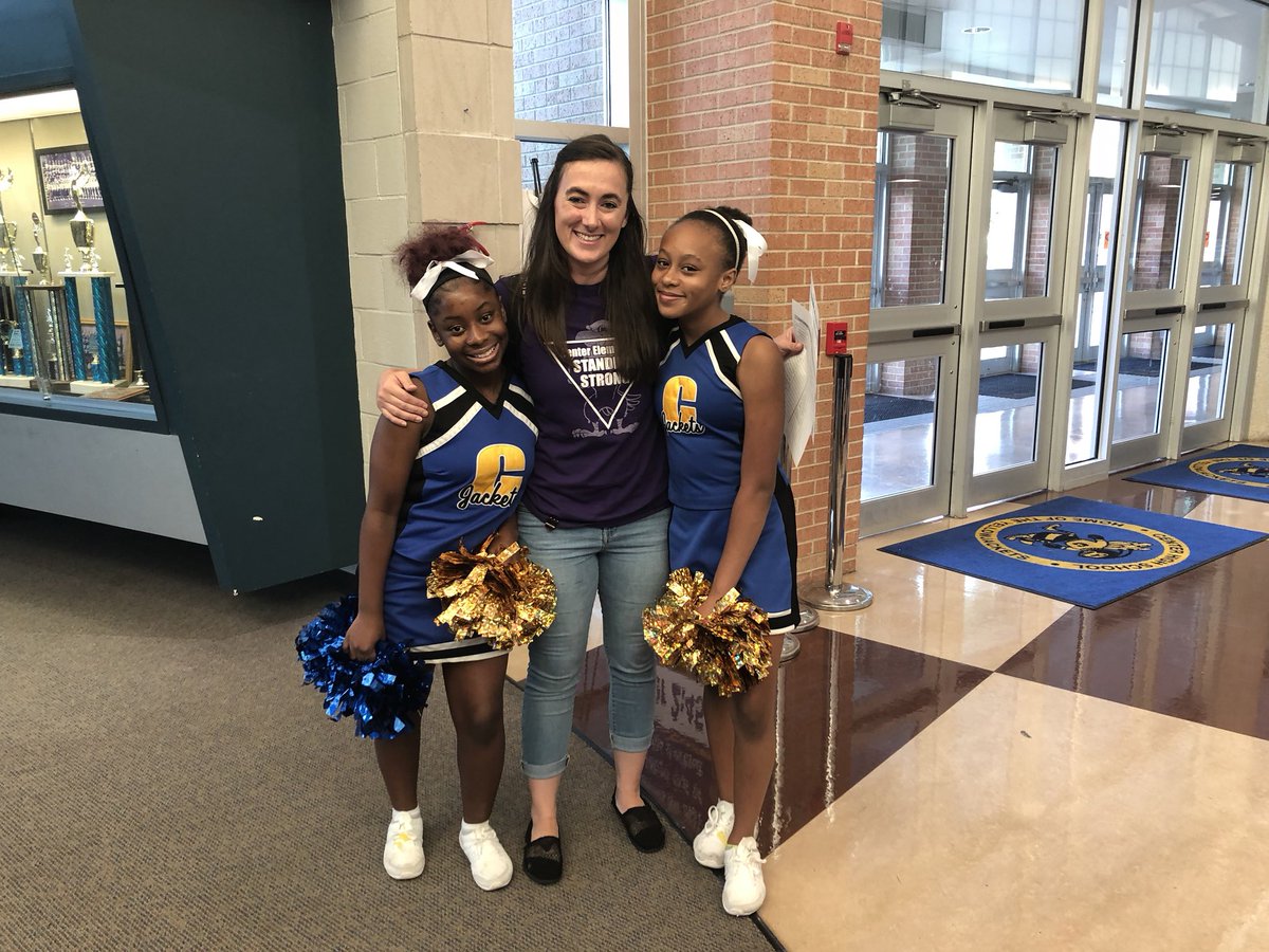 koya_rose's tweet photo. My girls are growing up! 😭😭 So proud seeing them be a part of the cheer team! #centersd #cms58 #ce58 former eagles! https://t.co/svmepHyWlJ