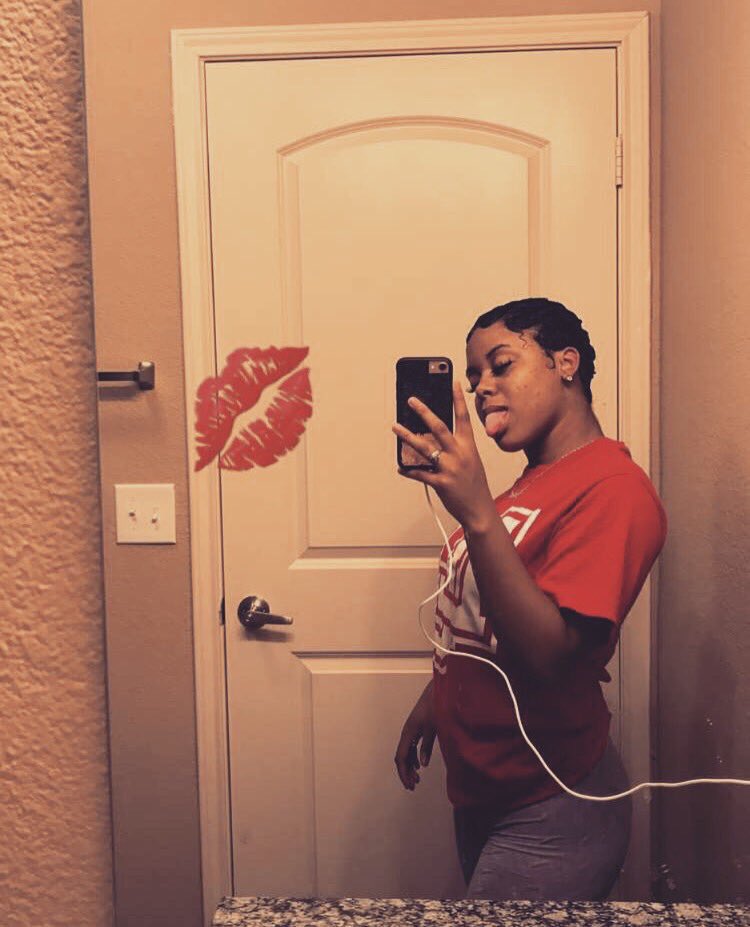 extraalizz's tweet photo. I wanna go back to the waves yall 😩💔 https://t.co/s1WpS3NHP9