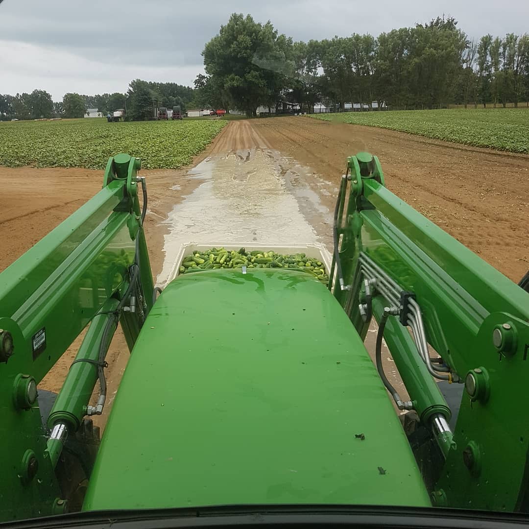 Pasztor79's tweet image. Been waiting for a view like this all summer! ⛈👌#onstorm #mudonthetires