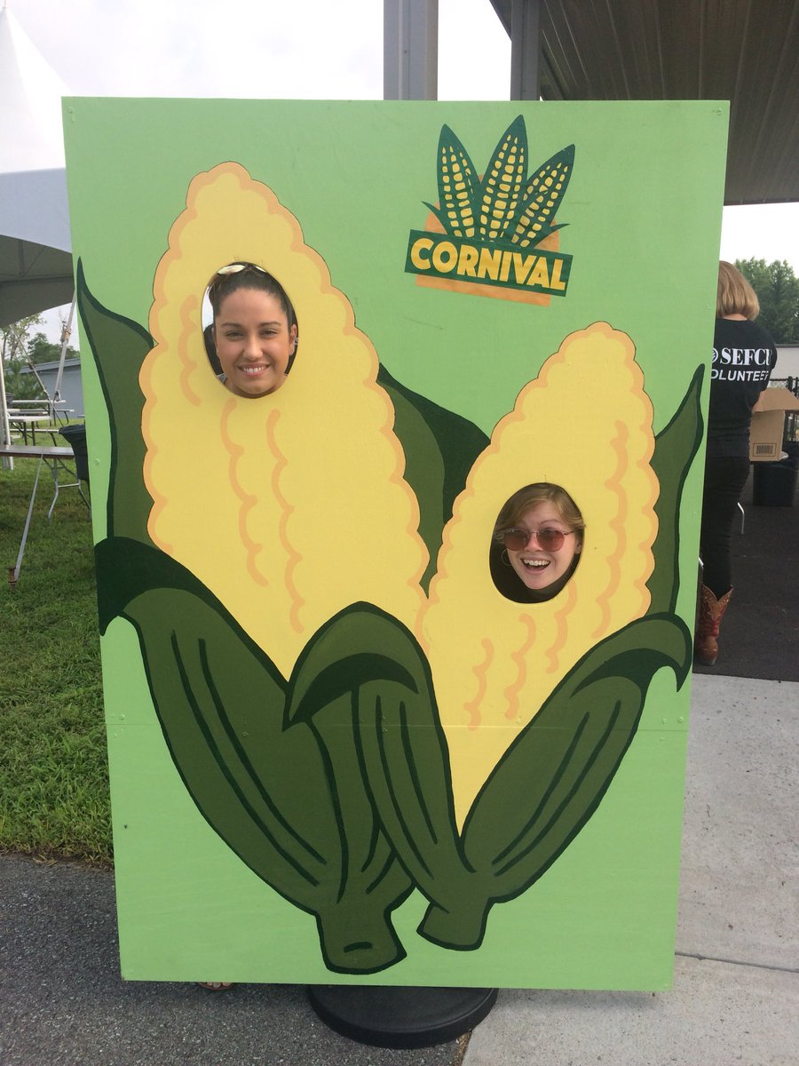 KatieJFarrow's tweet photo. Yeeehaw! The 4th annual Cornival to benefit @Hope7CommCenter is about to kick off at #Sefcu with our friends from @CDPHP to have a Corn-tastic day of corn tasting! #howmanytimescanyousaycorn #changingliveseveryday #whilehavingfun https://t.co/tWIa96i7pB