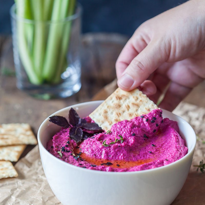 Make a lasting impression by serving this Hot Pink Beetroot Hummus. Delicious, Nutritions, Vegan &amp; Gluten-Free! #vegan #hummus #beetroot #recipe
vibrantplate.com/pink-beetroot-…