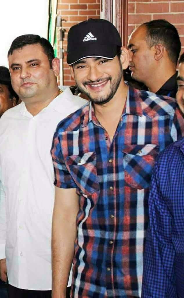 Vineshkumar21vk's tweet image. 😍😍😍😍😍😘😘😘A smile lo edo teliyani #Mattu undi

 #HBDSuperstarMAHESH