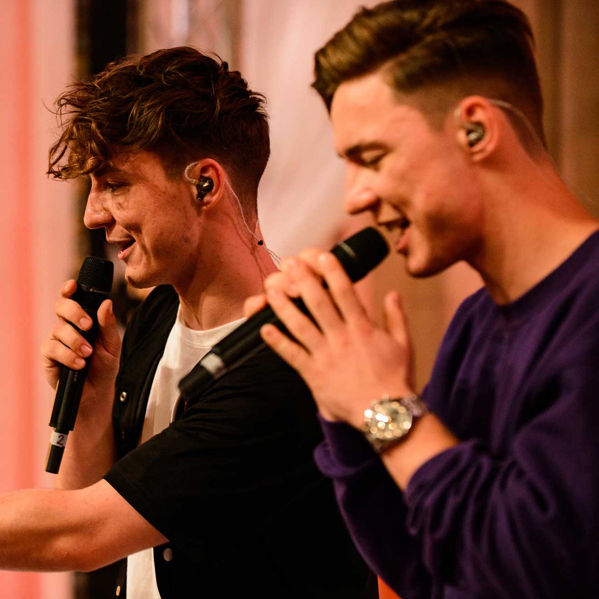 bravomagazin's tweet photo. Bei uns erfährst du alle Secrets zur #whatislive2018-Tour der Lochis! 😍
>>> https://t.co/tlOcXMypsA https://t.co/1b7Jhi2PYS