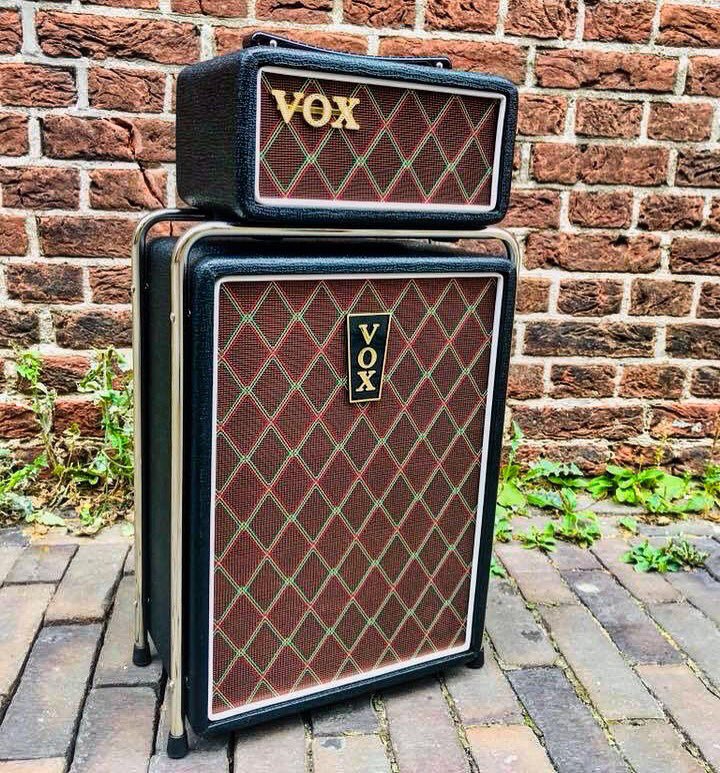 mzhreichenbach's tweet photo. • V O X  M I N I  S U P E R  B E E T L E • 
Het is klein, het is machtig en het is ongelooflijk prachtig. Het is de nieuwe VOX Mini Super Beetle! 

Deze 50w versterker heeft het iconische design van de jaren 60 AC series en beschikt over de nieuwe analoge NuTube technologie. https://t.co/plKbp1I6ey
