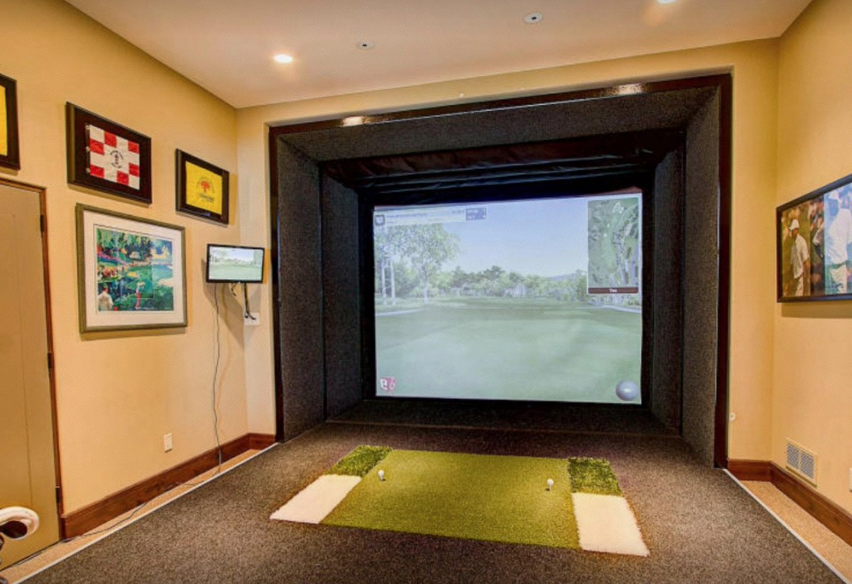 RegencyBuilders's tweet image. It might be August but their is still plenty of time for a staycation! Unwind in your own backyard, shoot some hoops or go for a swim!