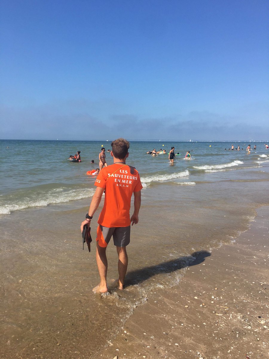 Théo au poste de Benerville-sur-mer en #Normandie ⚓️
#jaimemonsauveteur #snsm #plage #lifeguard