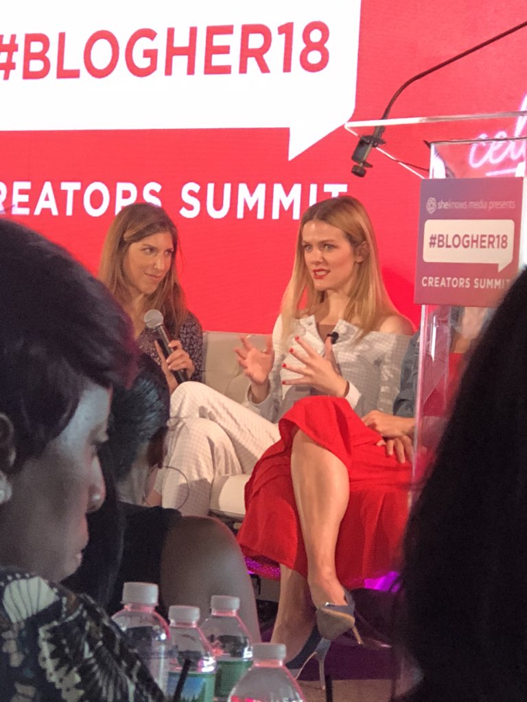 Love the idea behind <a href="/YourFinery/">Finery</a> in helping you be more resourceful with the clothes you already own 👏🏻#BlogHer18 <a href="/BlogHer/">BlogHer</a>
