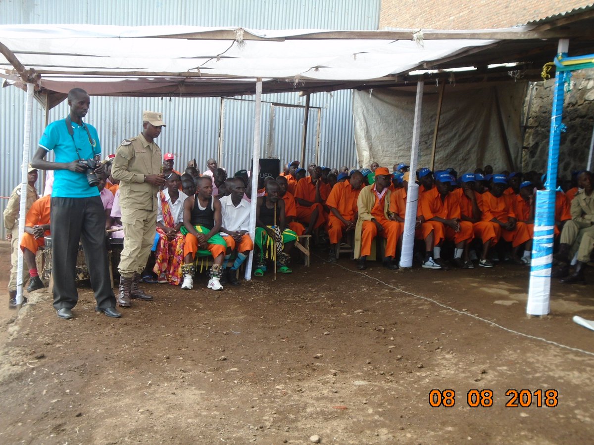 PrisonRubavu's tweet photo. Uyu munsi Komiseri General wa RCS yasuye Imfungwa n'Abagororwa ba Gereza ya Rubavu https://t.co/REjzI9CBAR