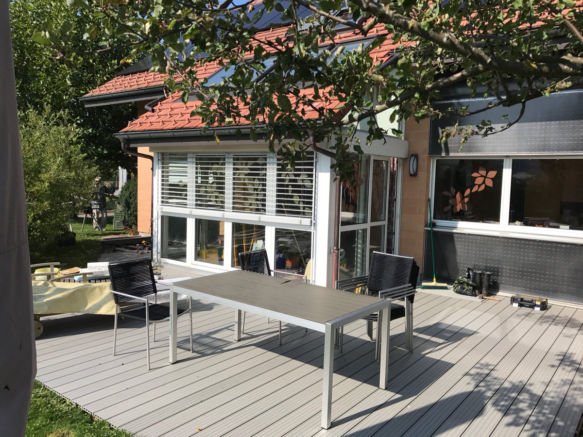deckingstore1's tweet photo. Light Grey Composite Decking is in colour at the moment for free samples 
https://t.co/usF0QCGcRm https://t.co/VE1XscJ3JL