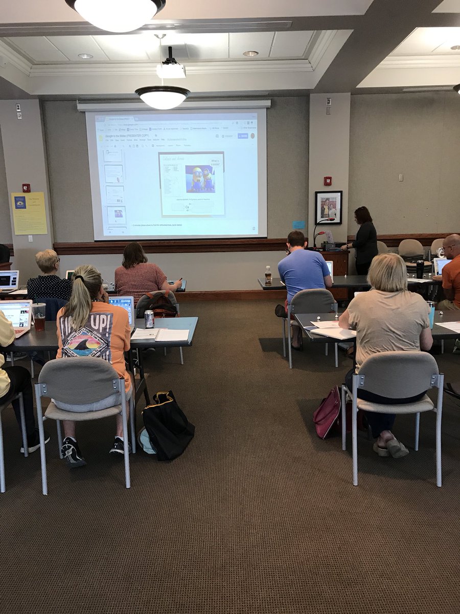 delatorretech's tweet photo. Google to the slides tech class in action this morning! @MaryCordry  #WeAreGrandview #gvrox https://t.co/T3lmtJpfzo