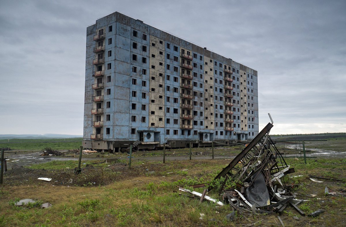 TheAtlPhoto's tweet image. Photos of Abandoned Russia - A collection of 35 images of structures from many eras, across the vastness of Russia, left behind, and now in the process of being reclaimed by nature. theatln.tc/QFSA2ZMn